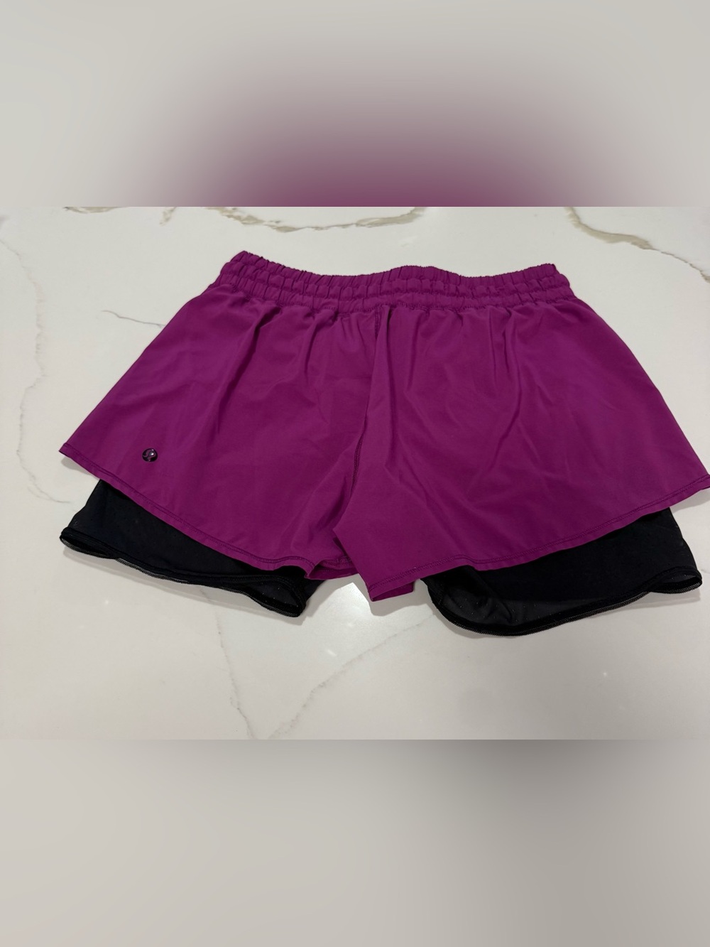 Lululemon Hot to Street Shorts in a Regal Plum built-in Black Mesh Liner Size 8 - Picture 10 of 10